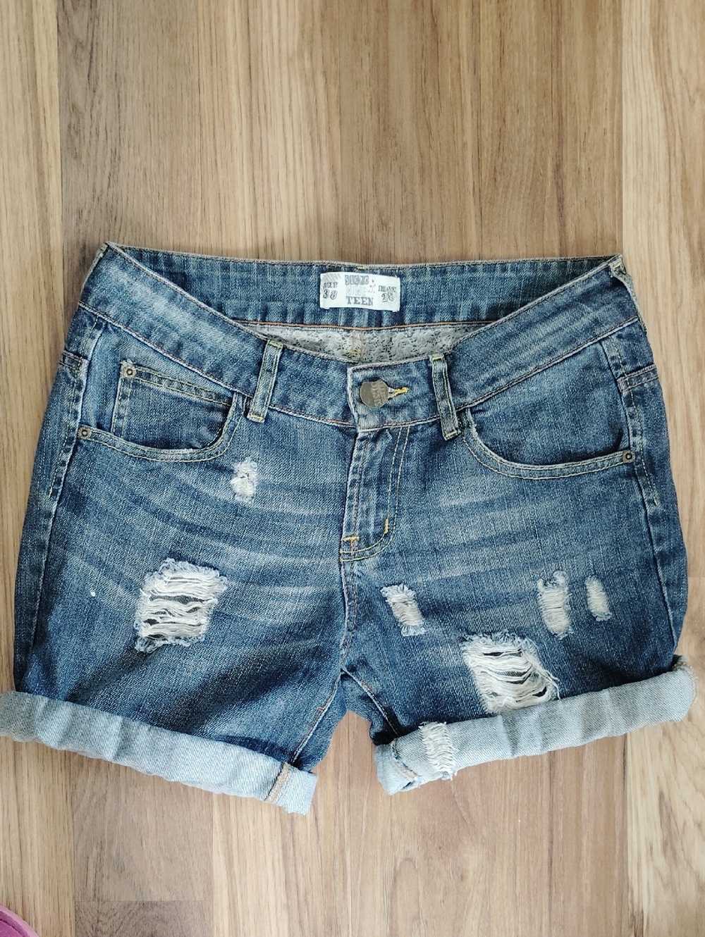 Pull And Bear Distressed Denim Roll-Cuff Women’s Shorts - Blue